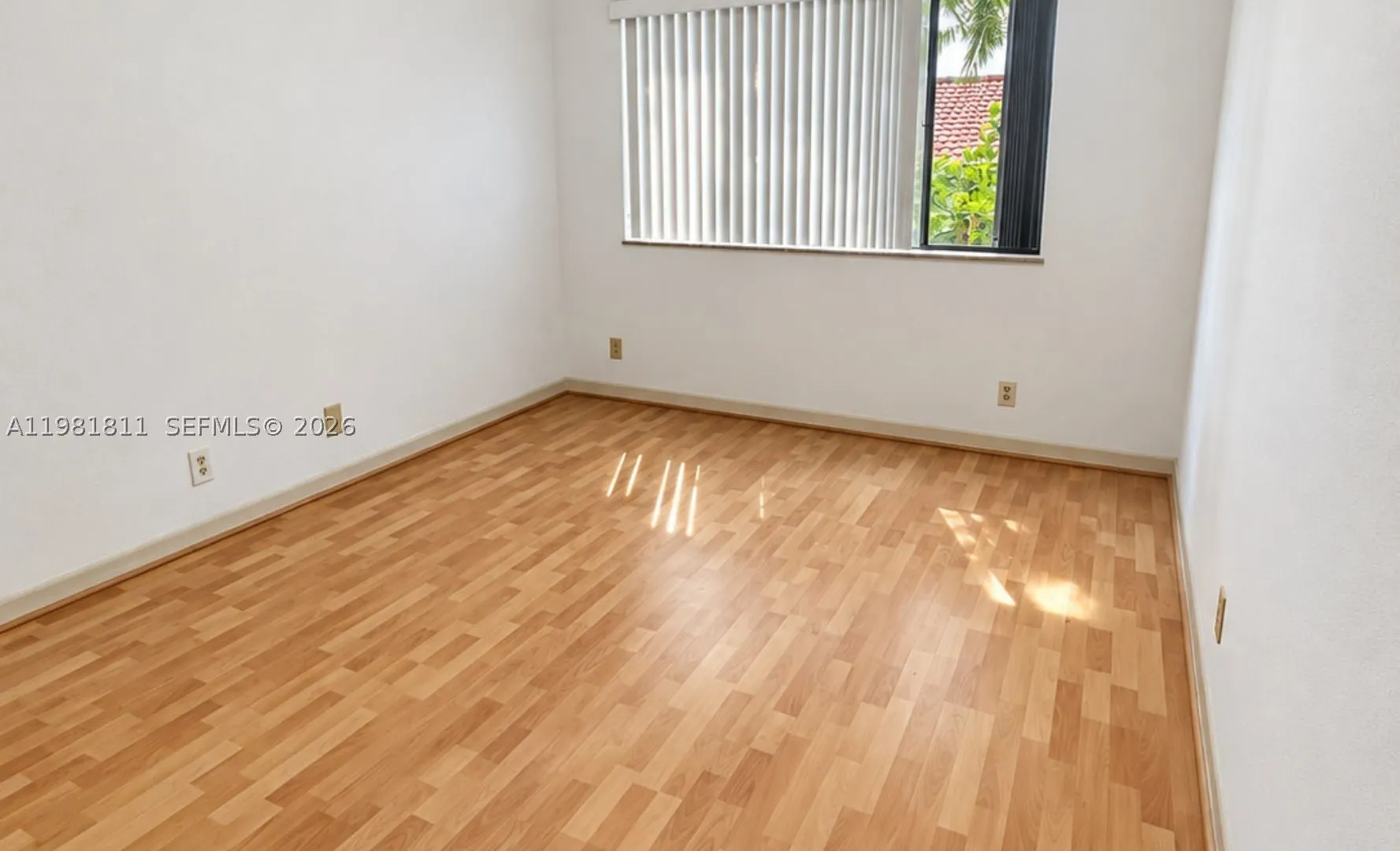 8816 Collins Ave #105