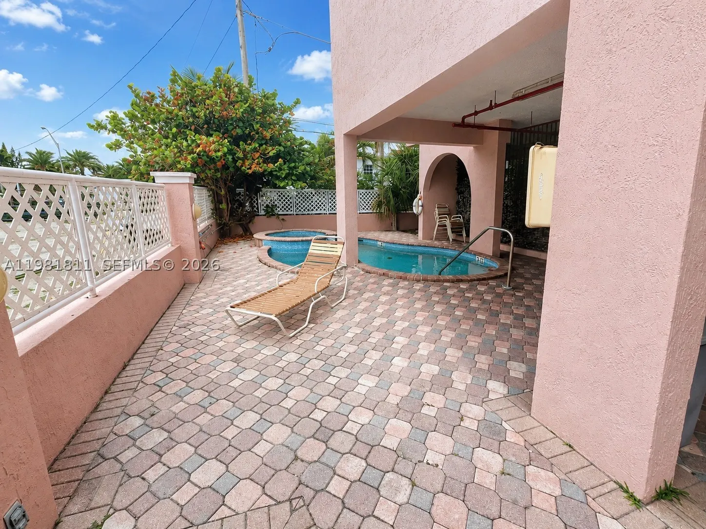 8816 Collins Ave #105
