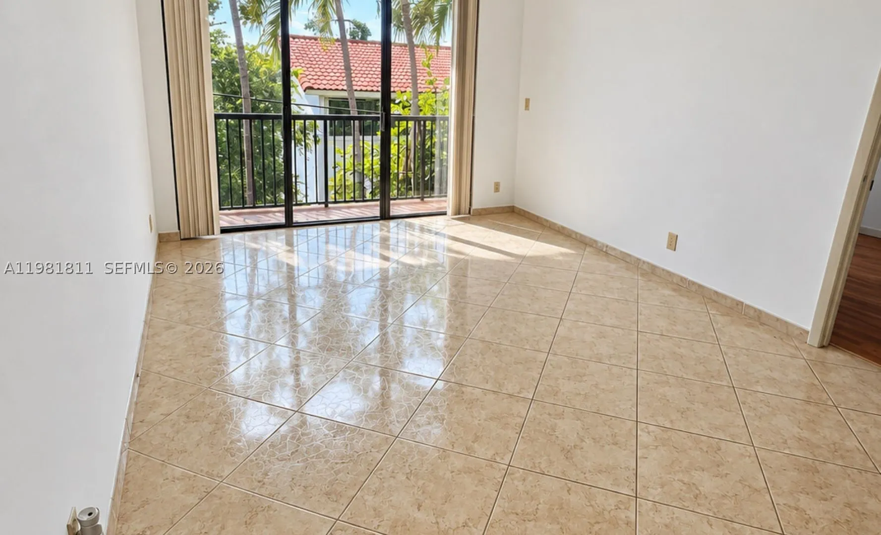 8816 Collins Ave #105