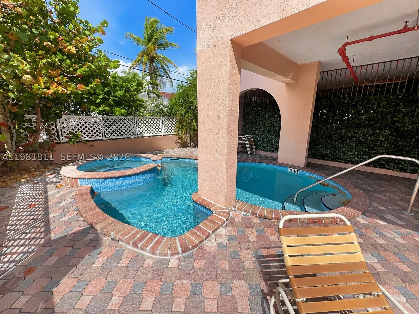 8816 Collins Ave #105