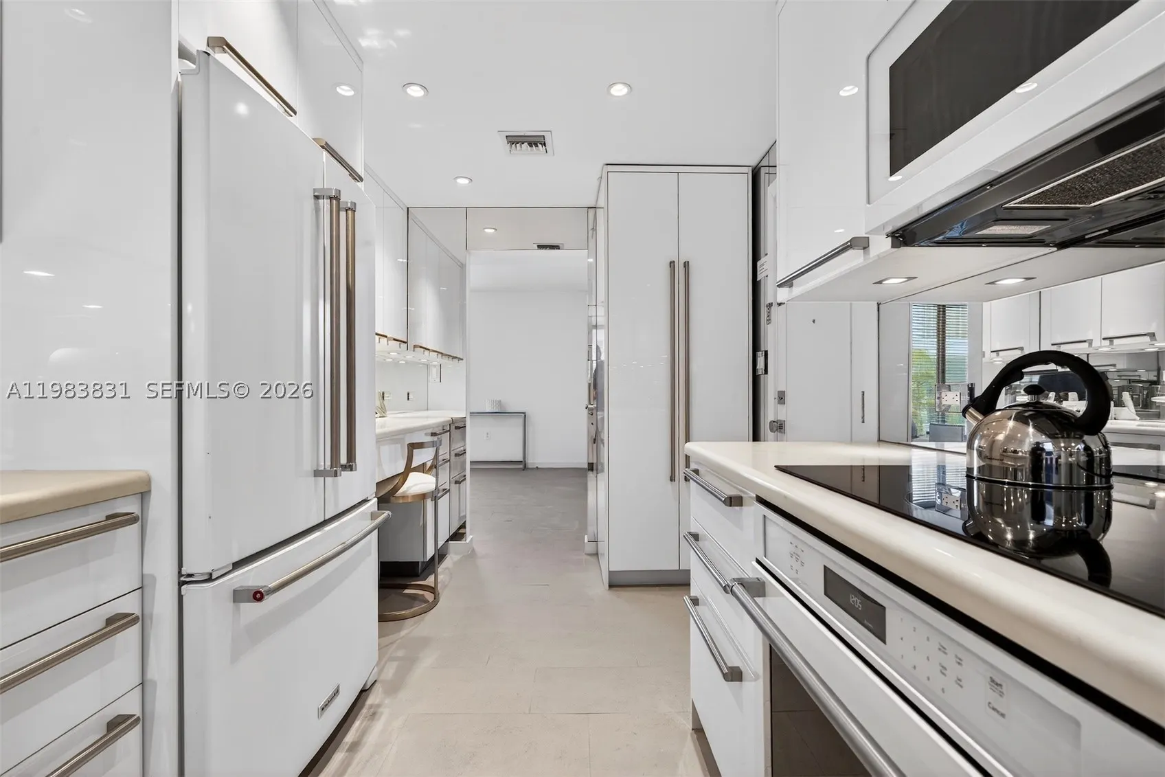 10178 Collins Ave #208