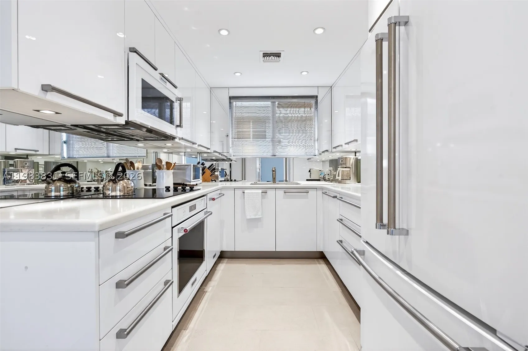 10178 Collins Ave #208