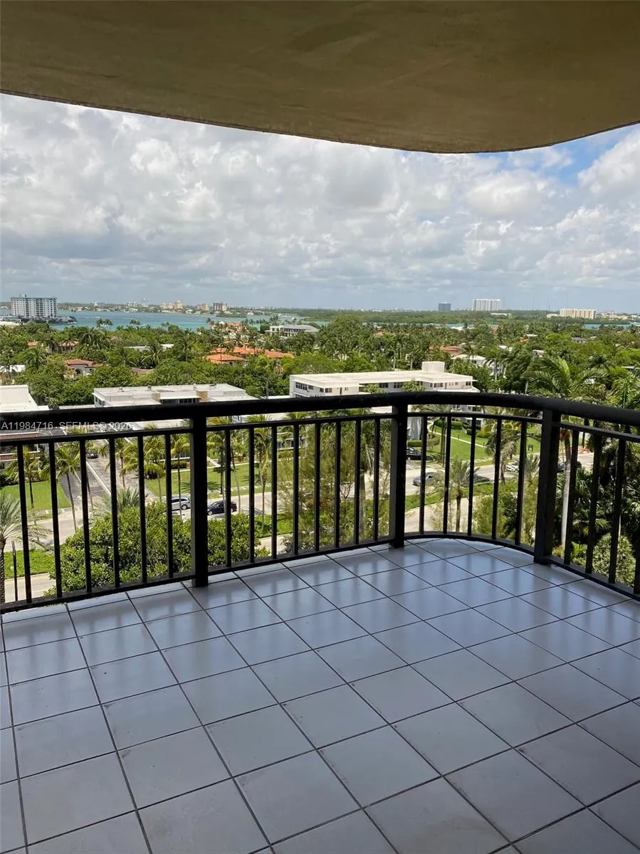 10175 Collins Ave #807