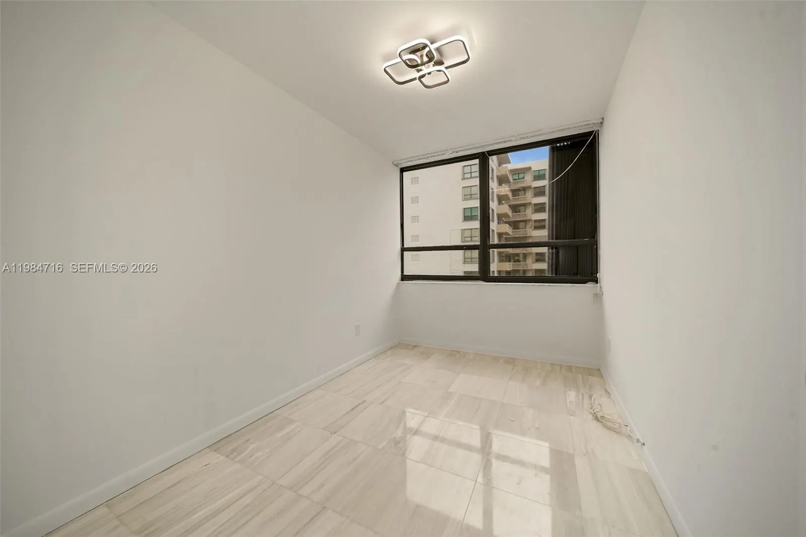 10175 Collins Ave #807