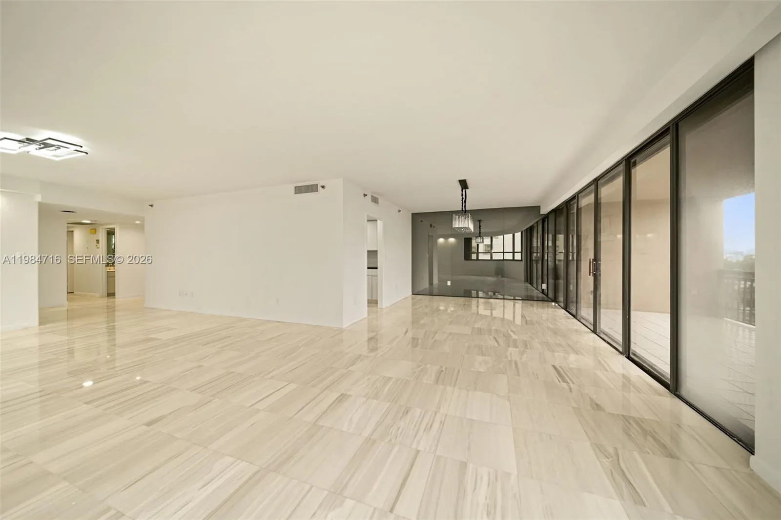 10175 Collins Ave #807