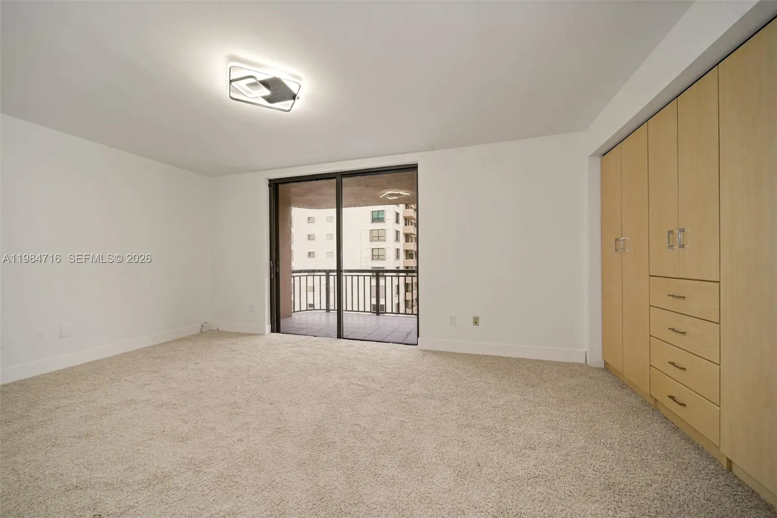 10175 Collins Ave #807