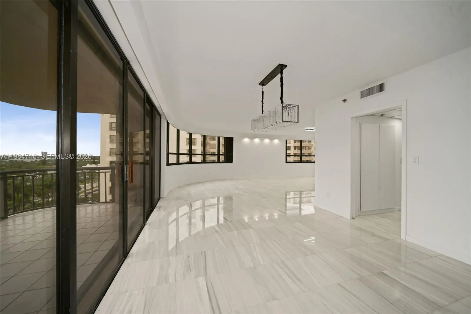 10175 Collins Ave #807
