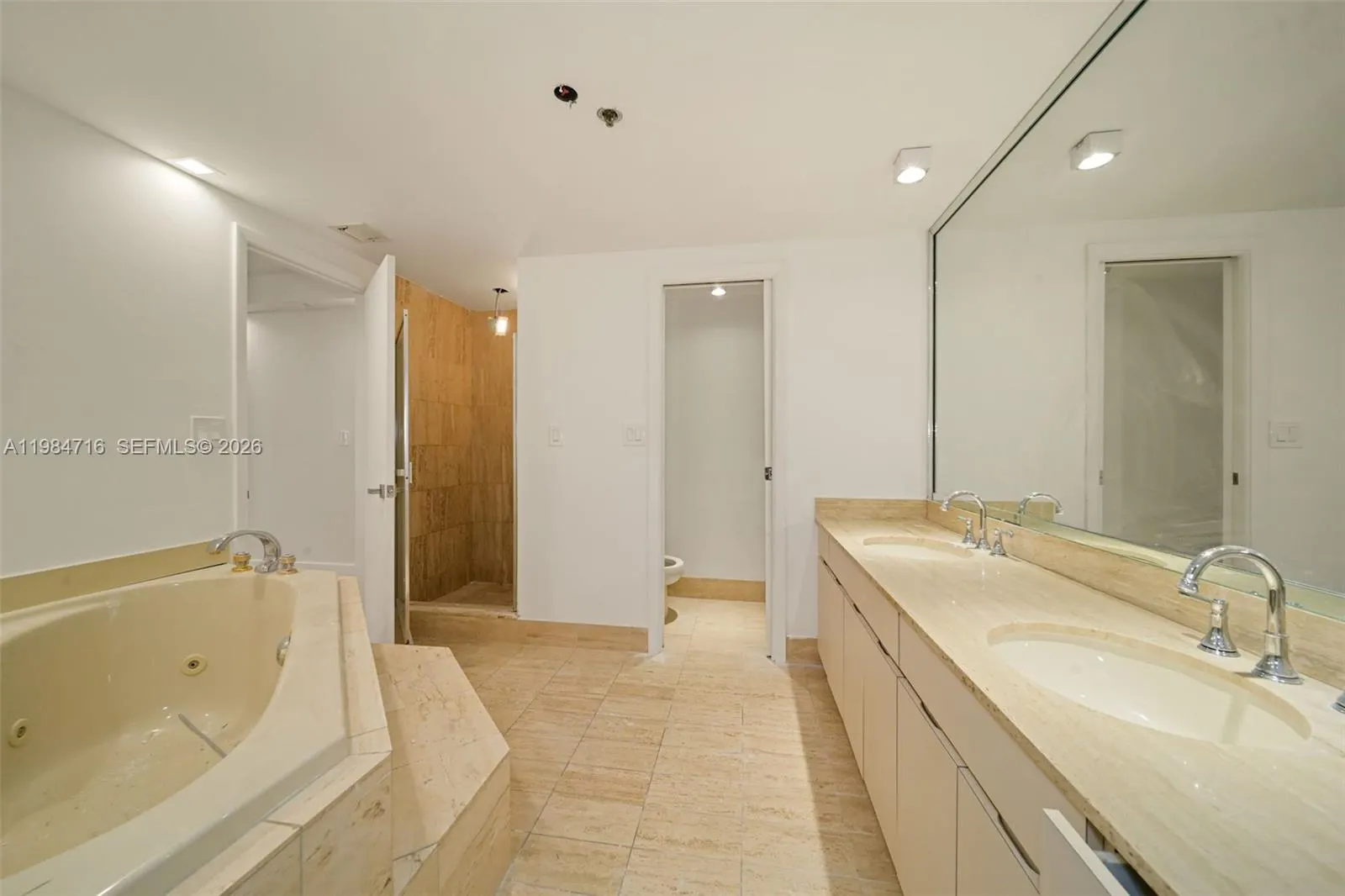 10175 Collins Ave #807