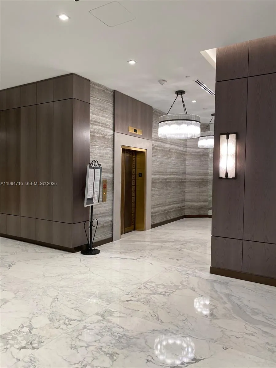 10175 Collins Ave #807