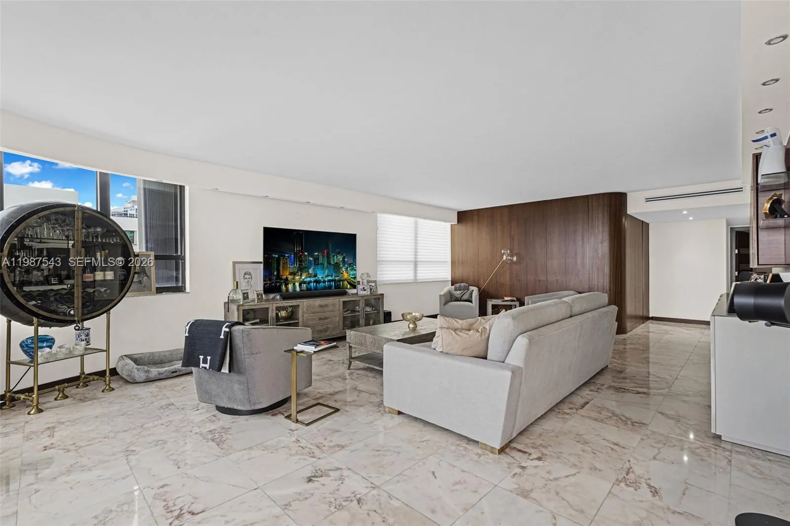 10175 Collins Ave #1207