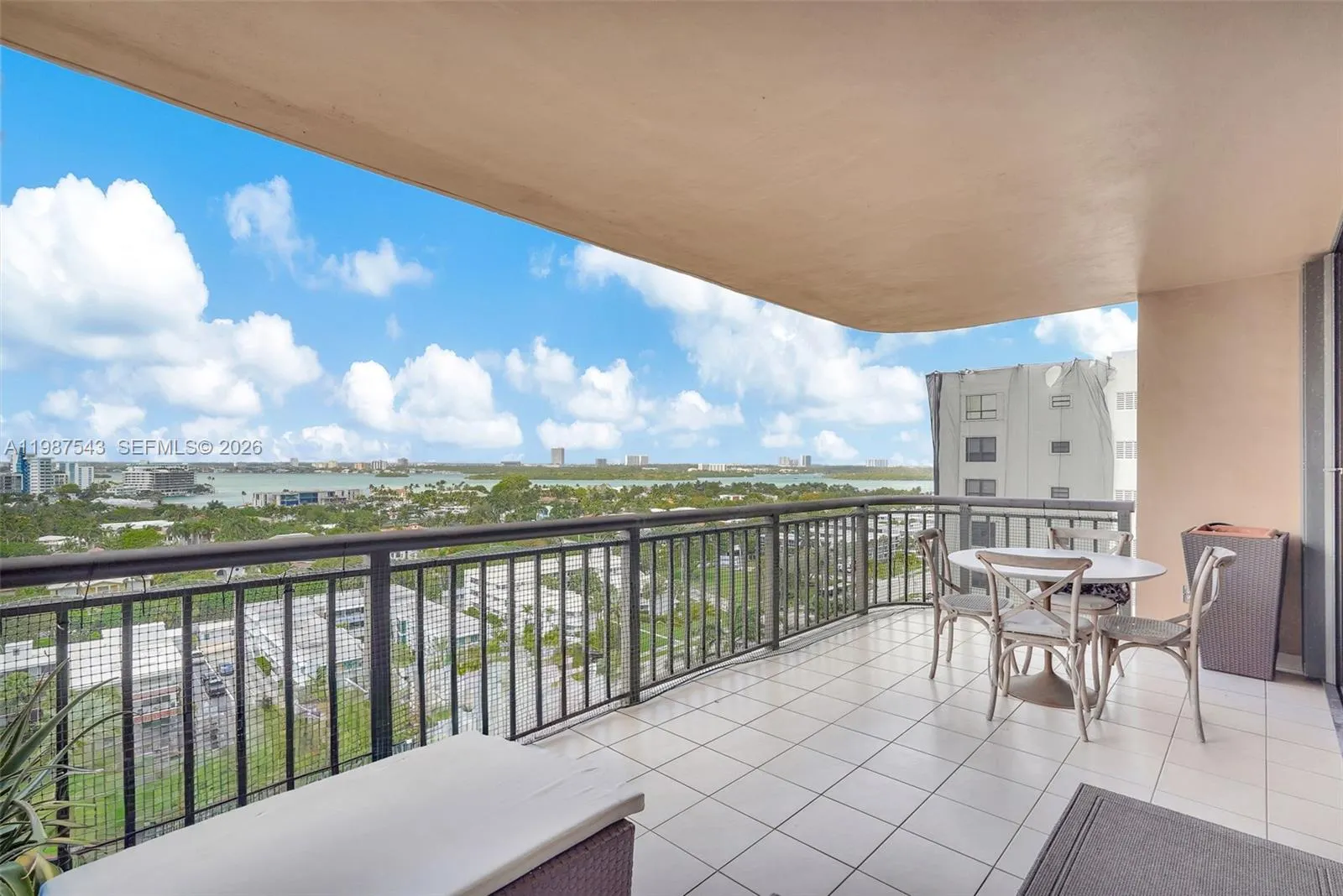 10175 Collins Ave #1207