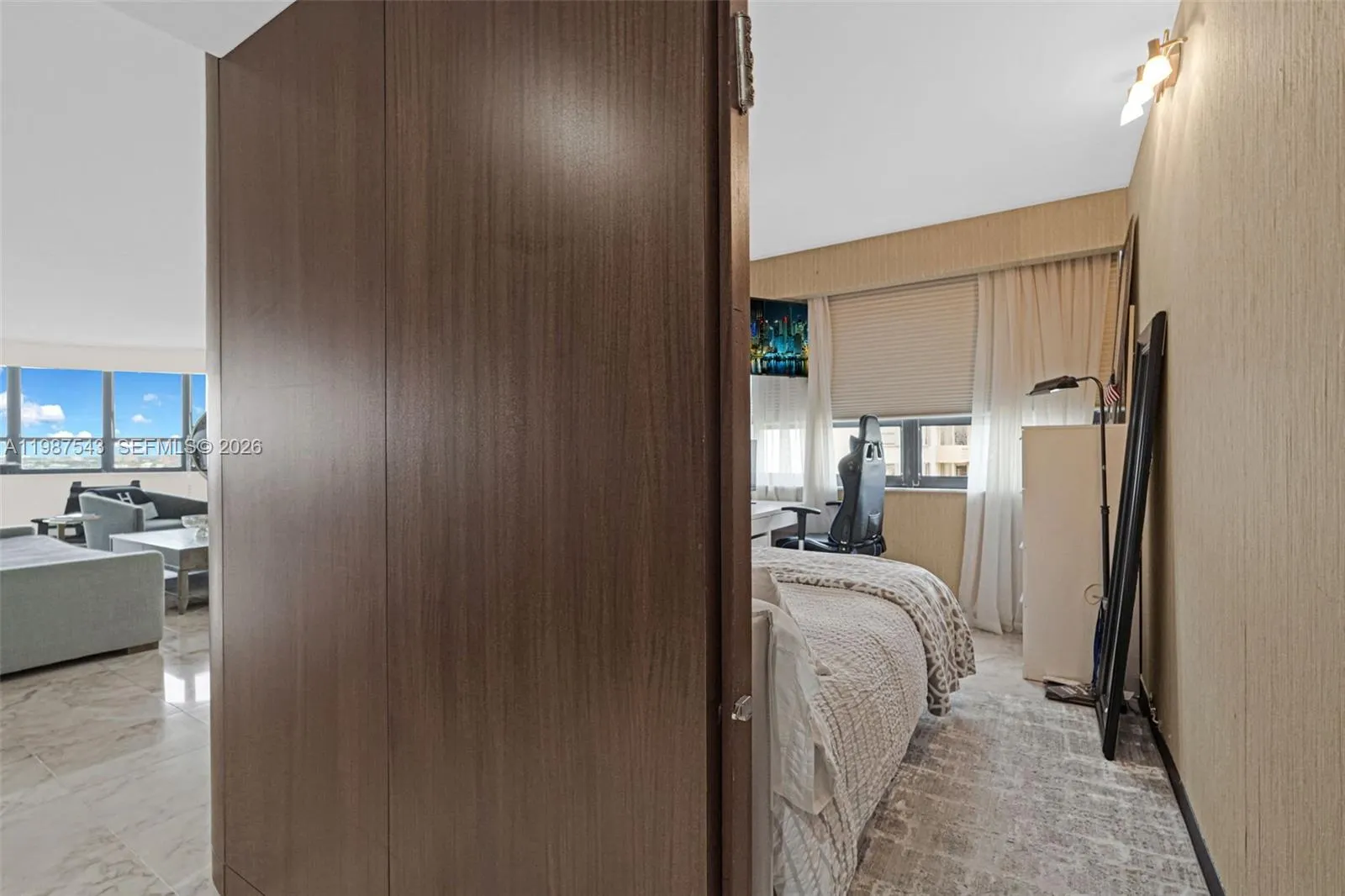 10175 Collins Ave #1207
