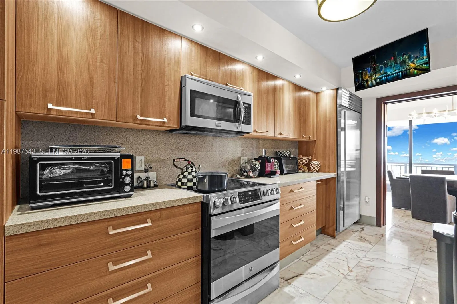 10175 Collins Ave #1207