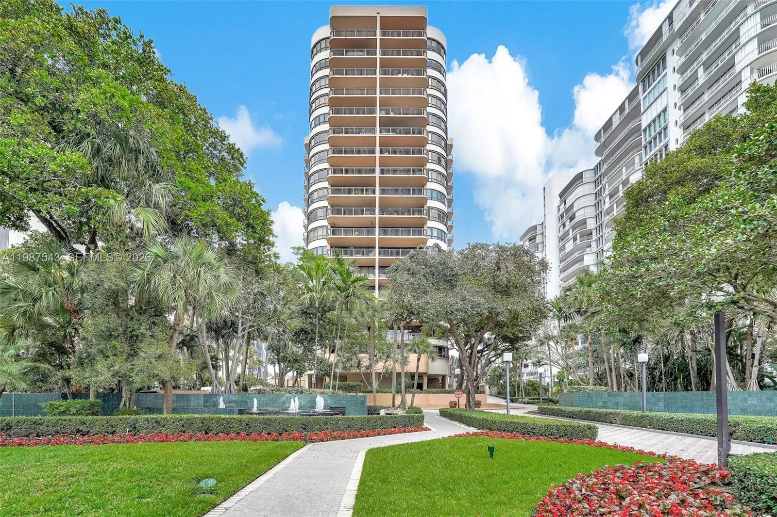 10175 Collins Ave #1207