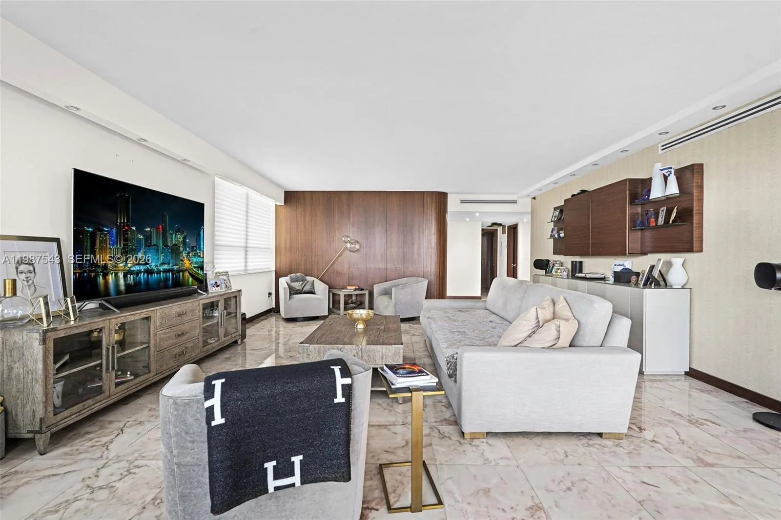 10175 Collins Ave #1207