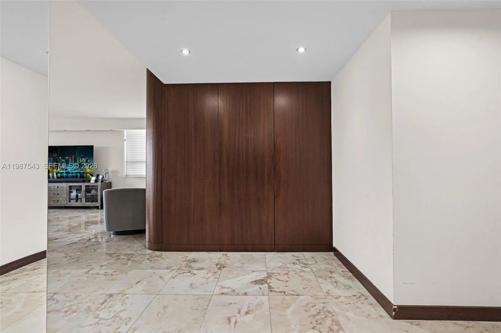10175 Collins Ave #1207