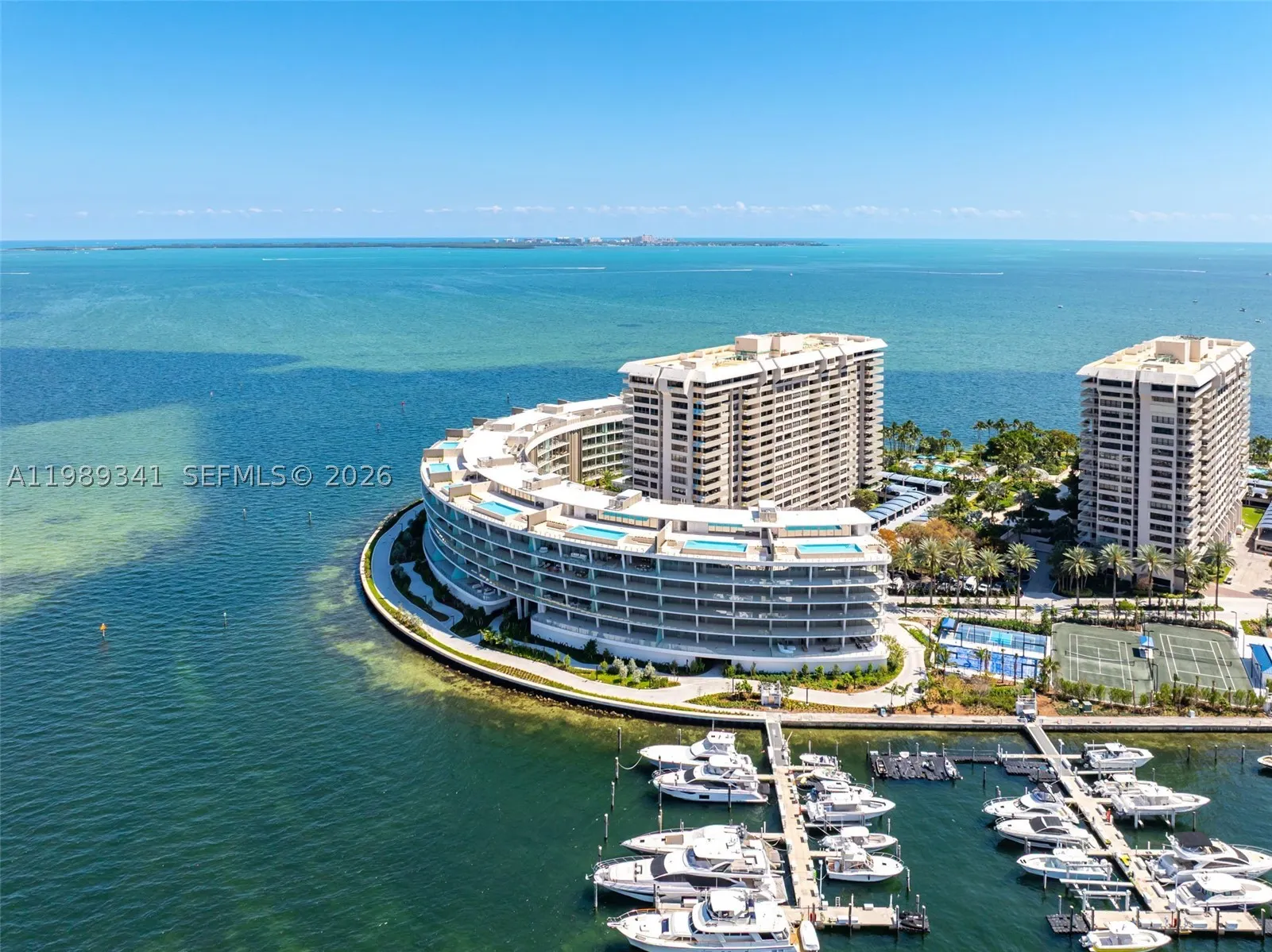 5 Grove Isle Dr #PHS01