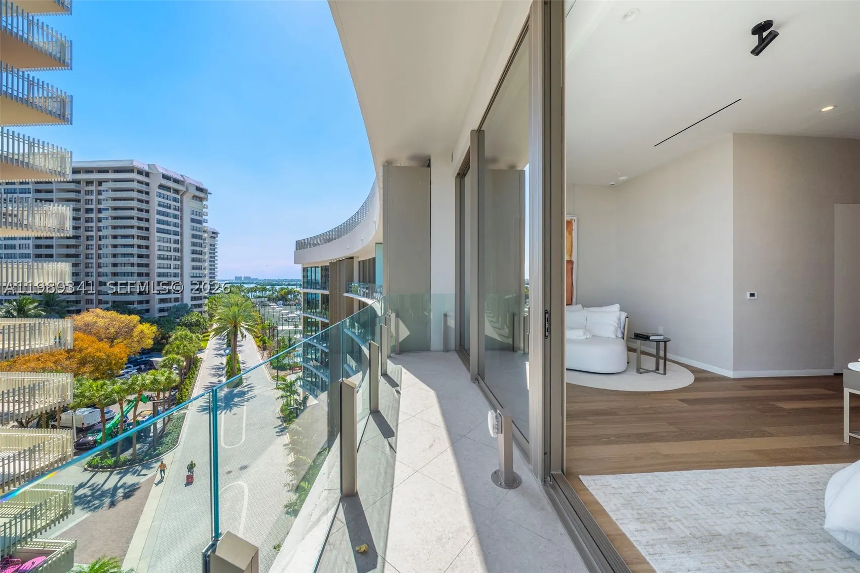 5 Grove Isle Dr #PHS01