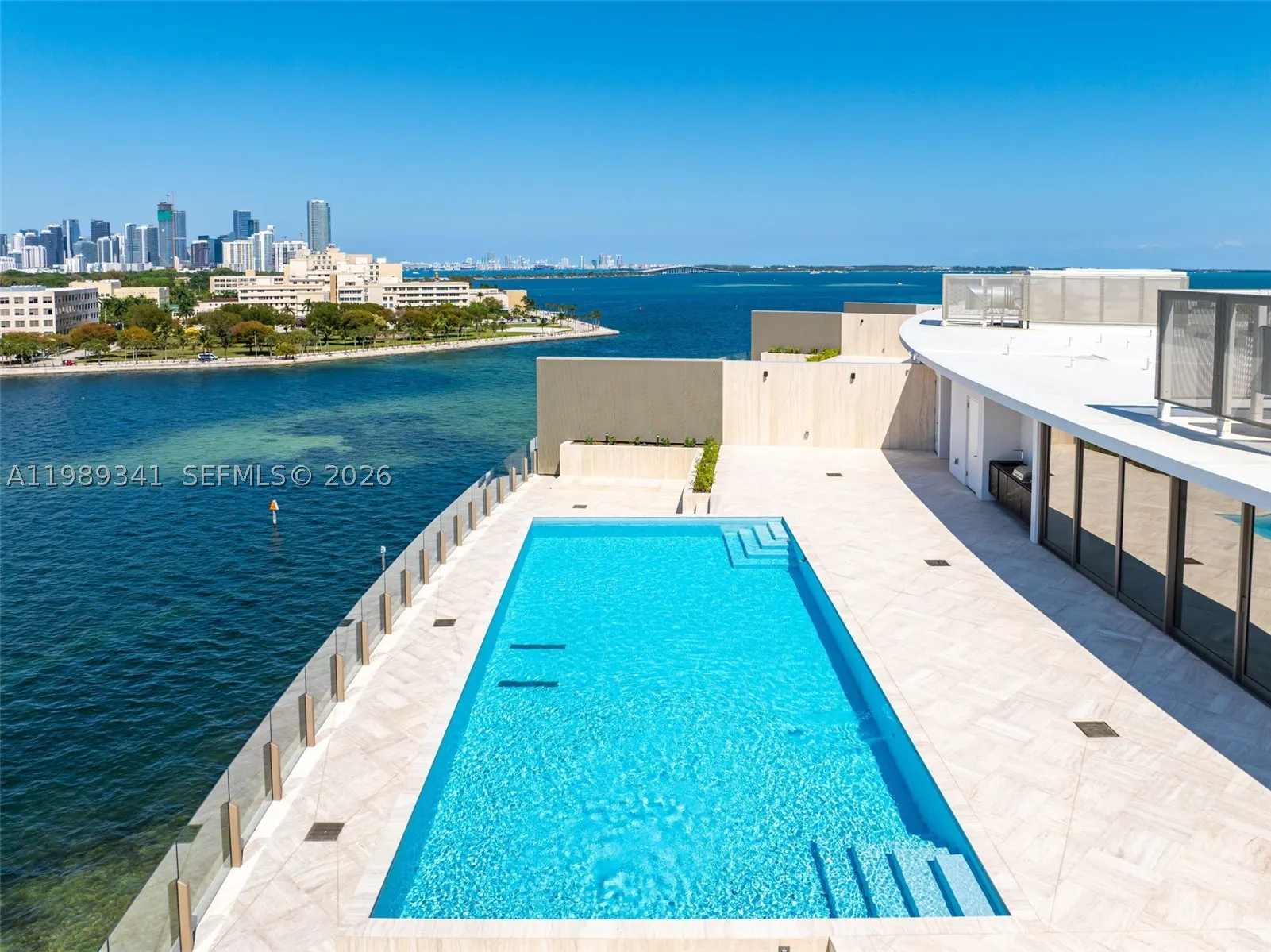 5 Grove Isle Dr #PHS01