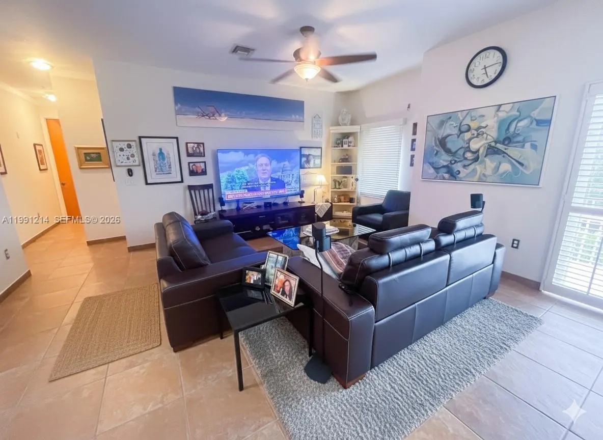 9008 Collins Ave #402