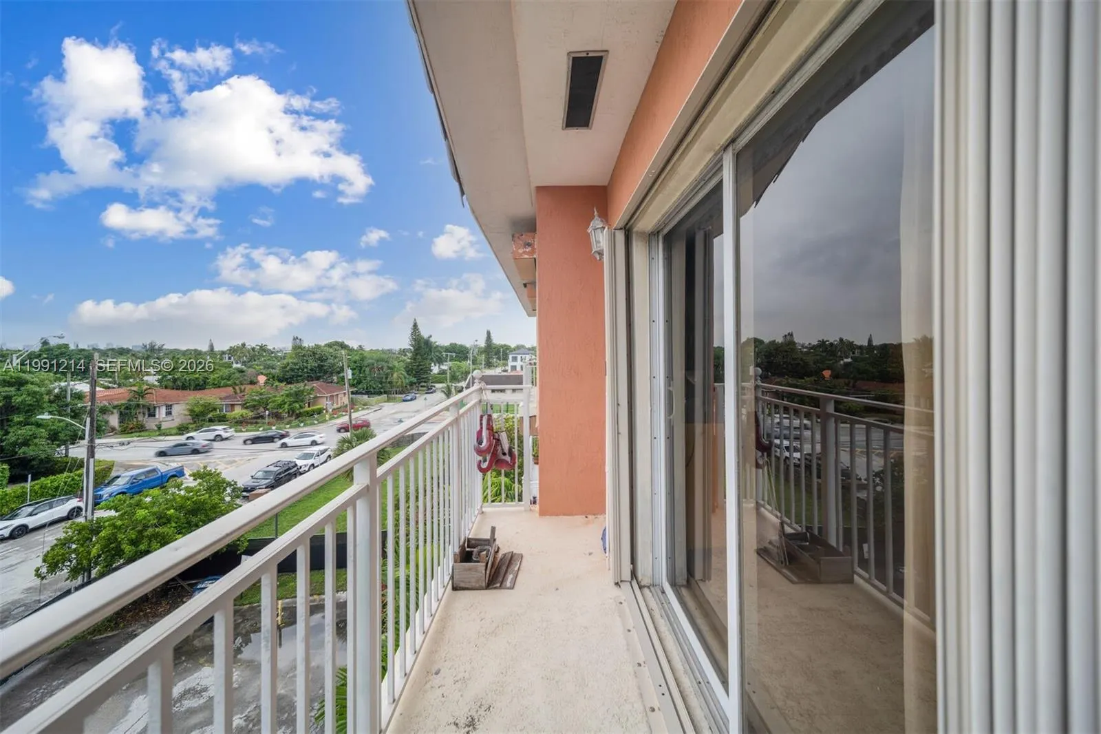 9008 Collins Ave #402
