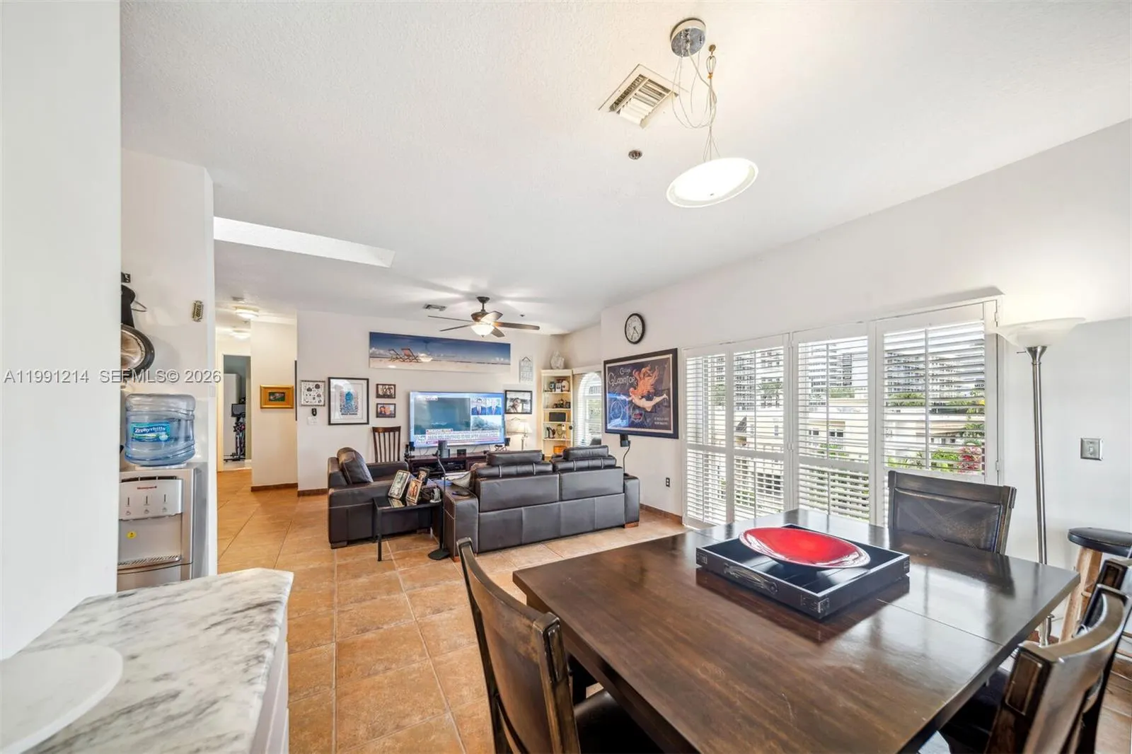 9008 Collins Ave #402
