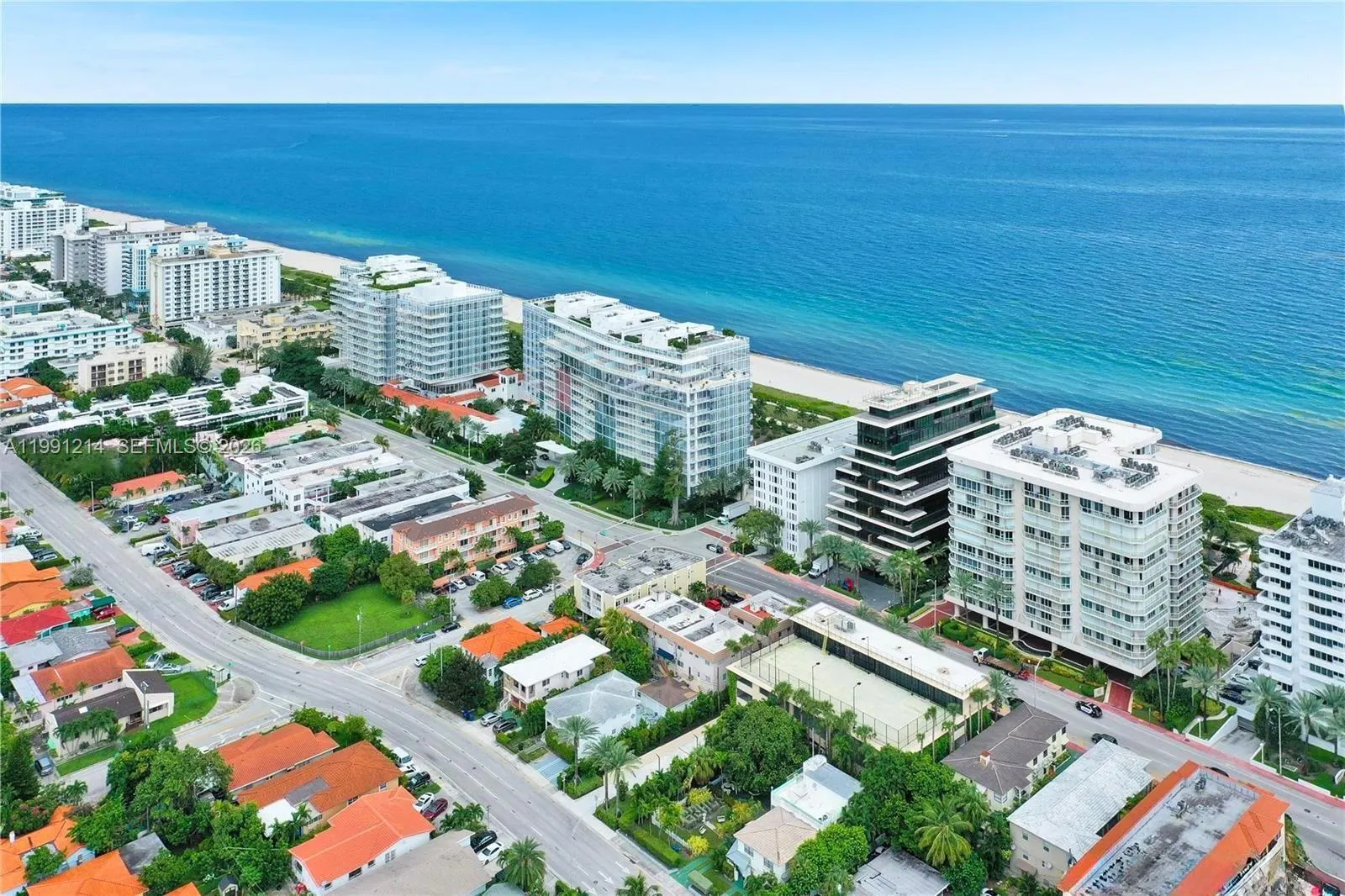 9008 Collins Ave #402