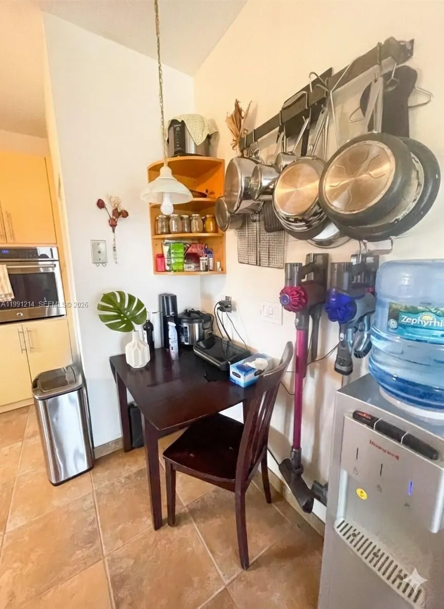 9008 Collins Ave #402