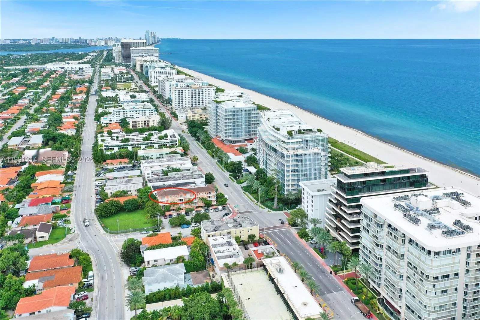 9008 Collins Ave #402