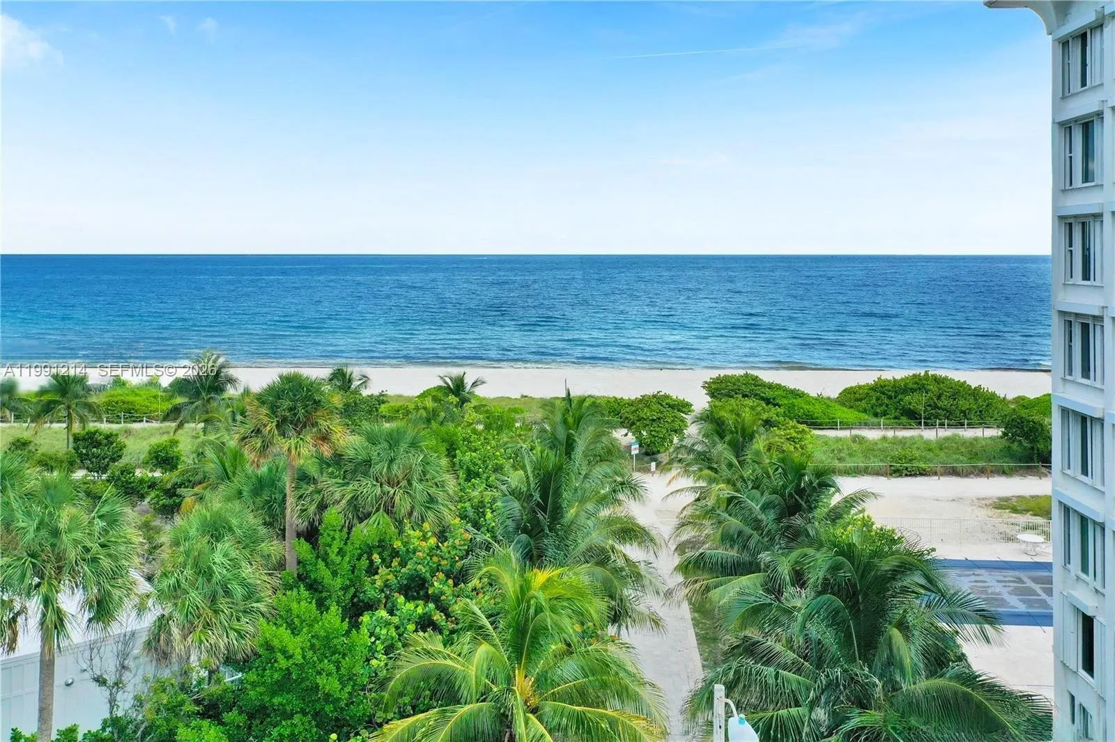 9008 Collins Ave #402