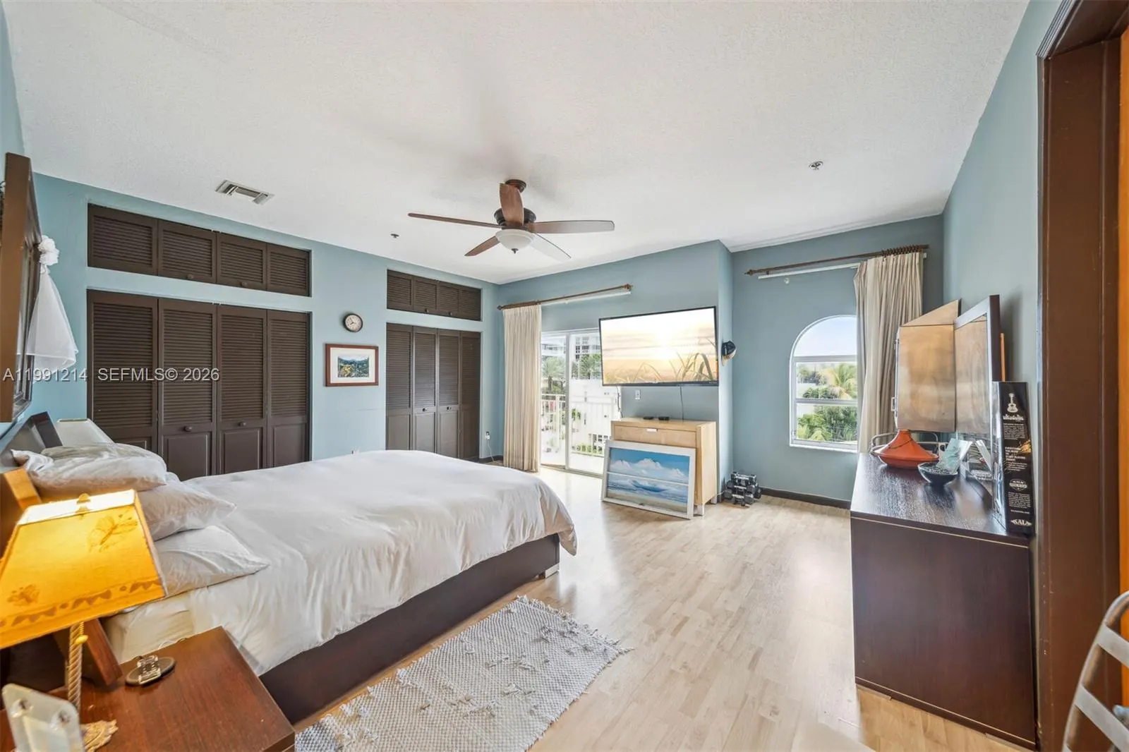 9008 Collins Ave #402