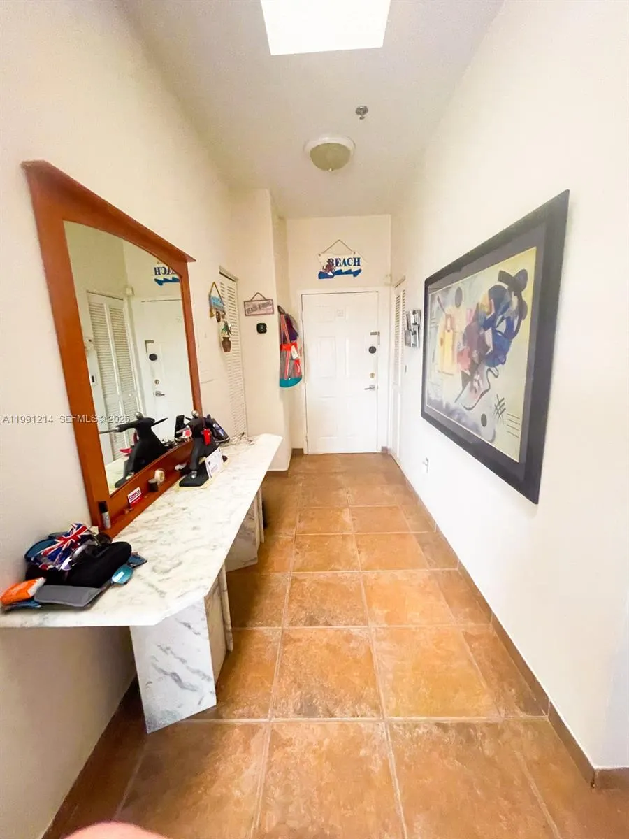 9008 Collins Ave #402