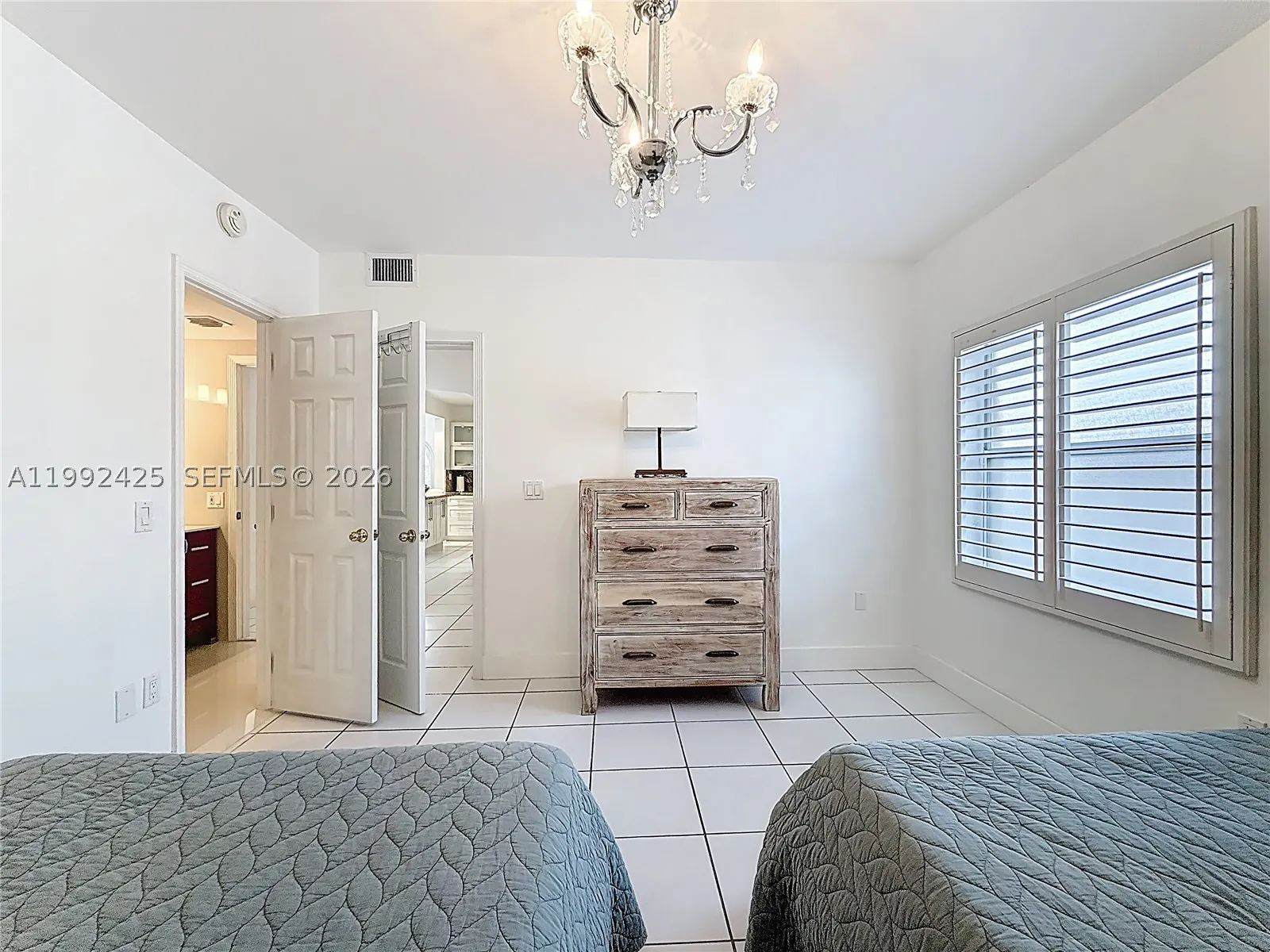 9008 Collins Ave #303