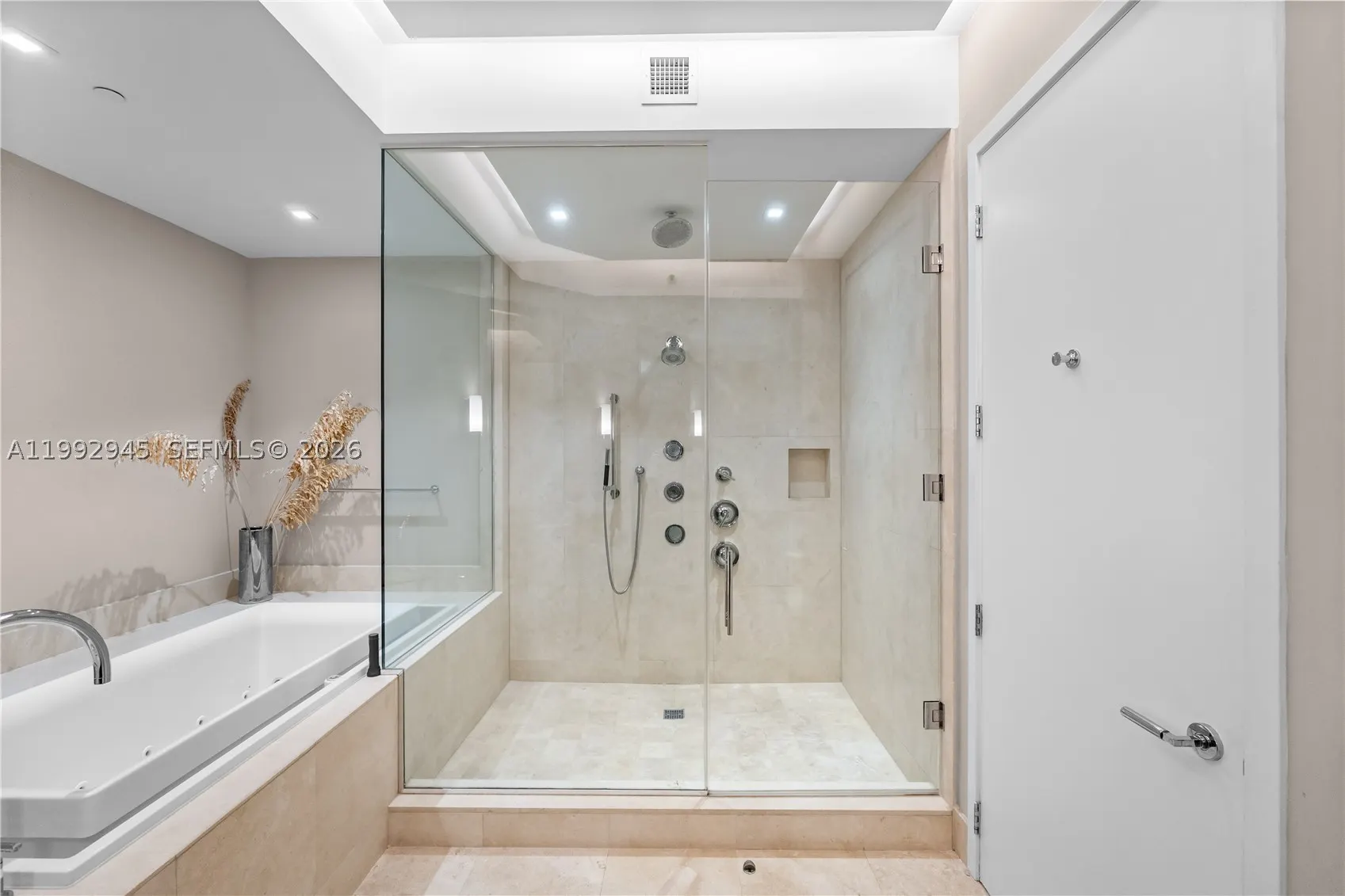 9703 Collins Ave #600