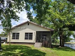 1104 Gulf St