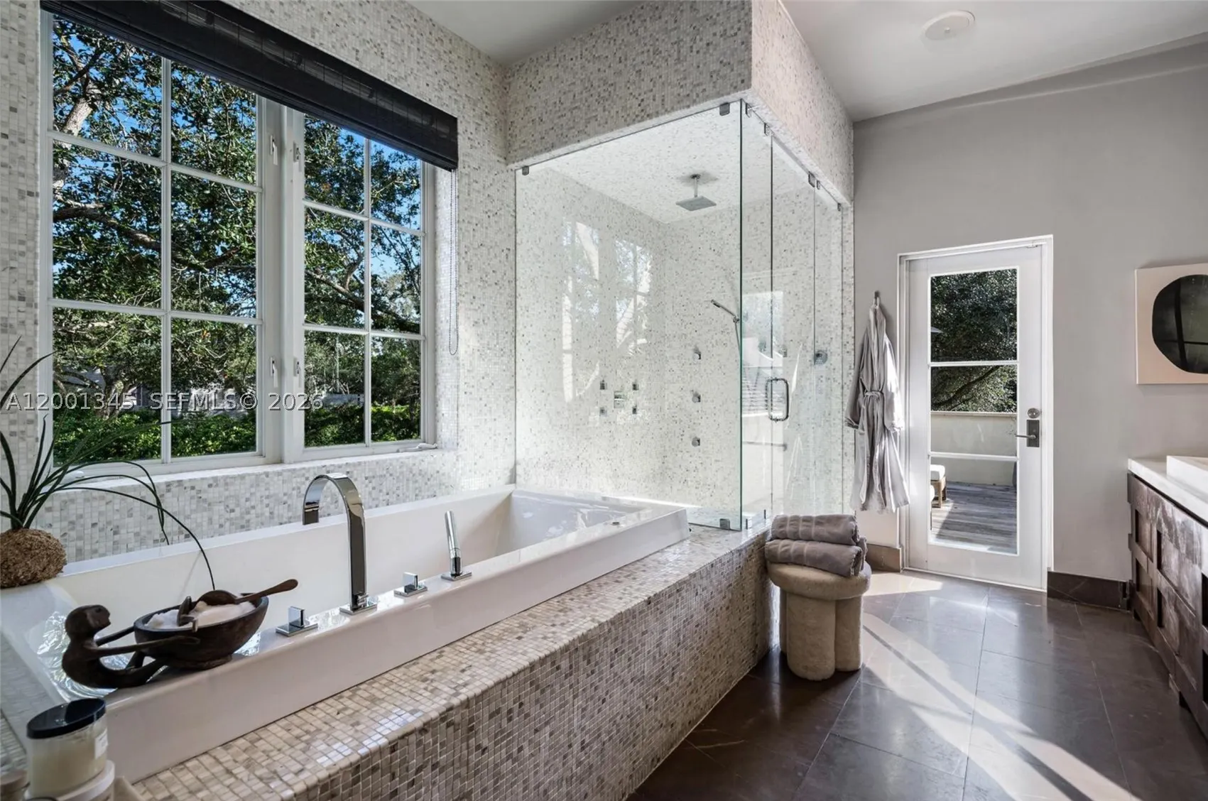 9741 W Suburban Dr