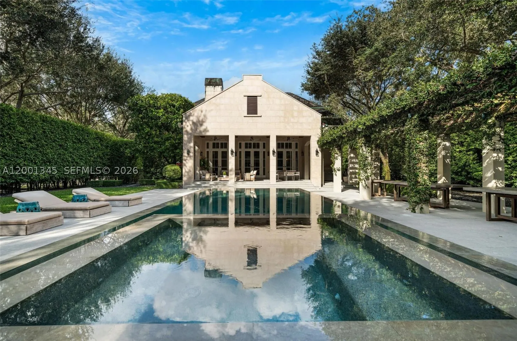 9741 W Suburban Dr