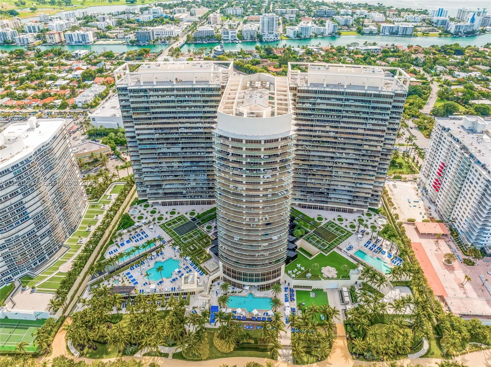 9705 Collins Ave #1805N