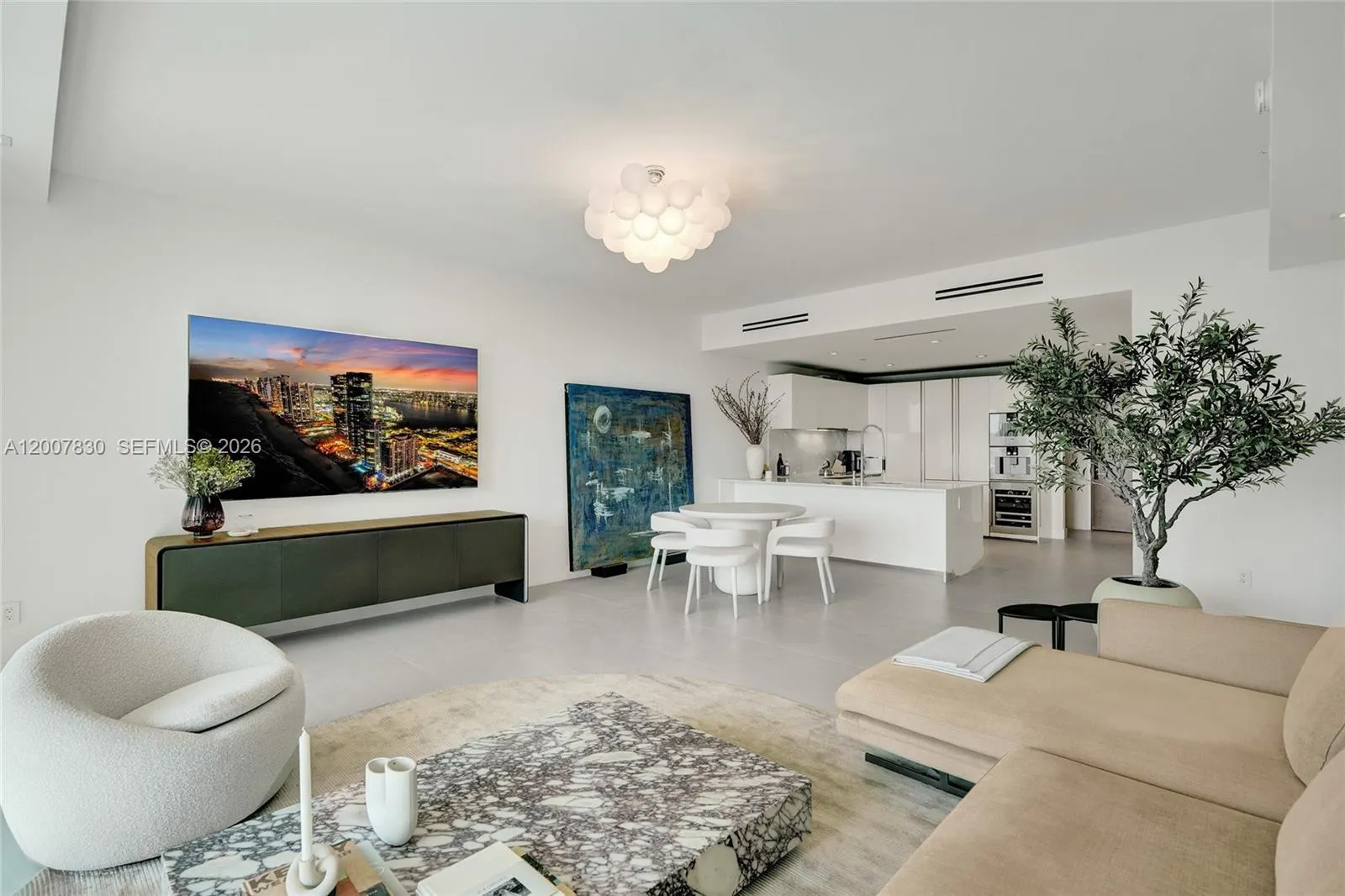10201 Collins Ave #404