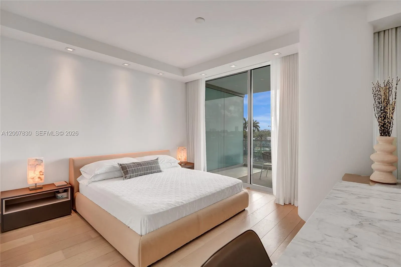 10201 Collins Ave #404