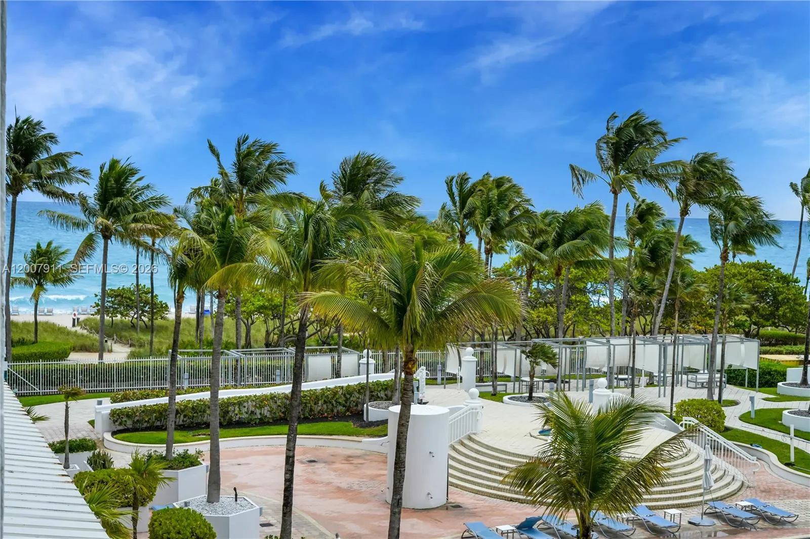 10275 Collins Ave #315