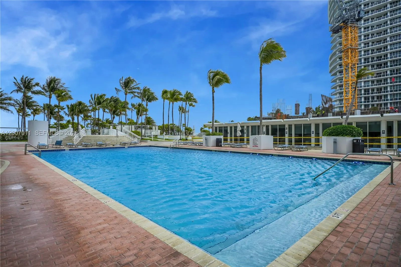 10275 Collins Ave #315