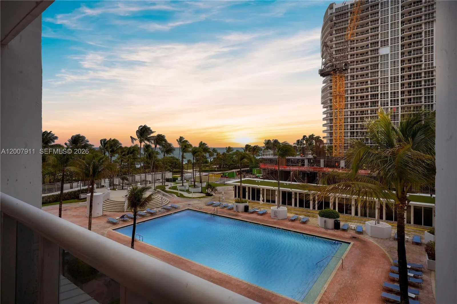 10275 Collins Ave #315