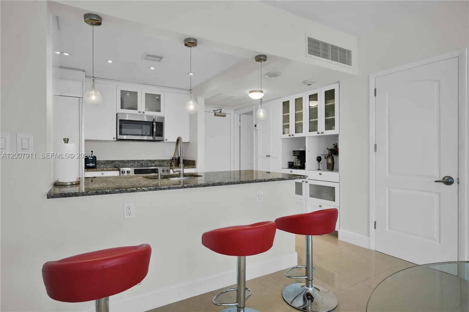 10275 Collins Ave #315