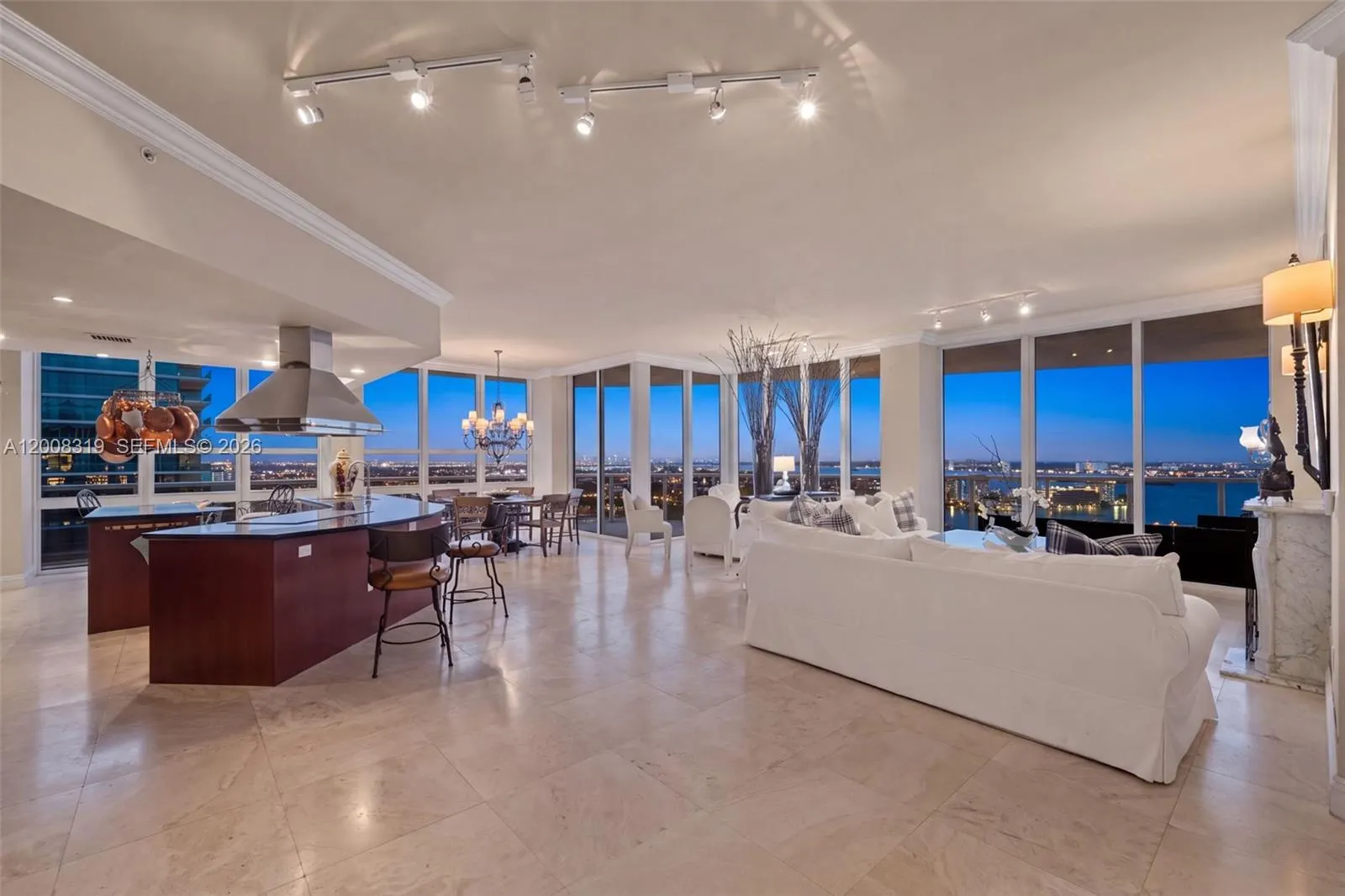 10225 Collins Ave #2004