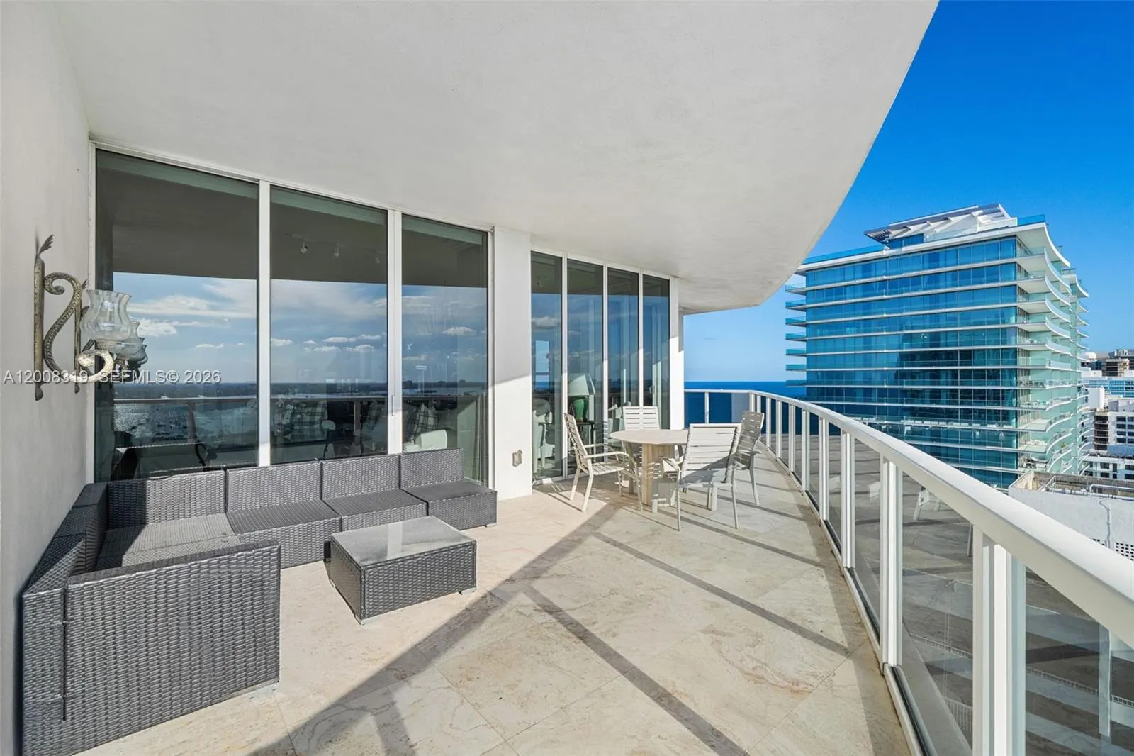 10225 Collins Ave #2004