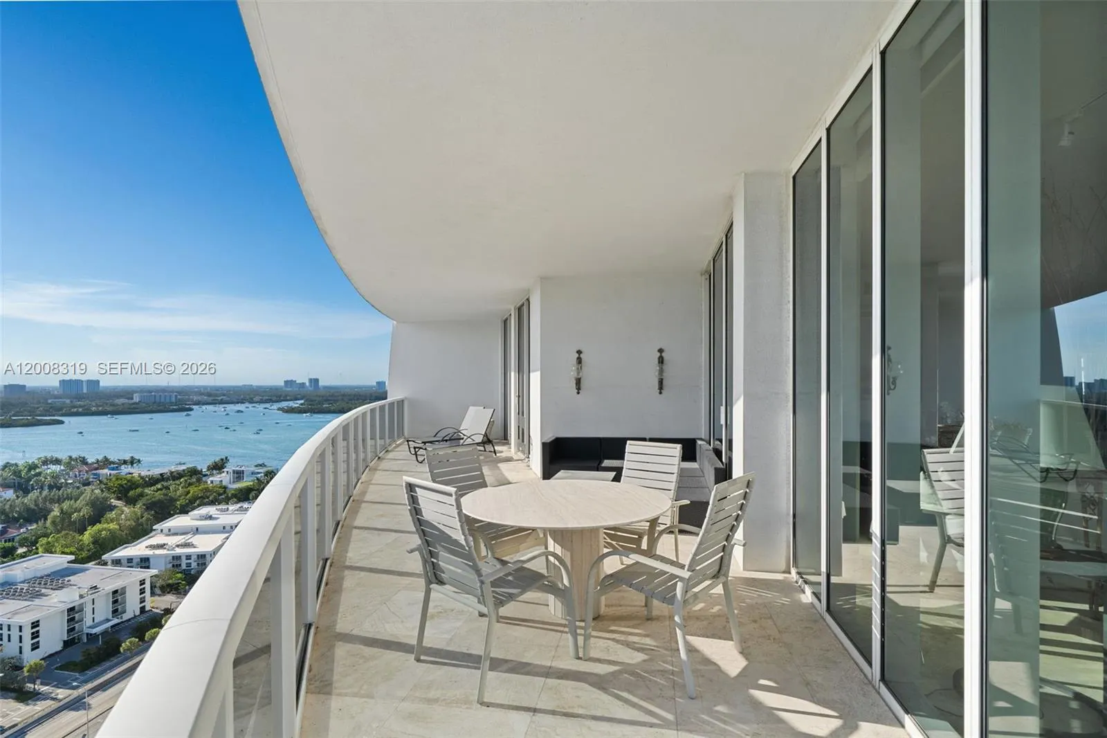 10225 Collins Ave #2004