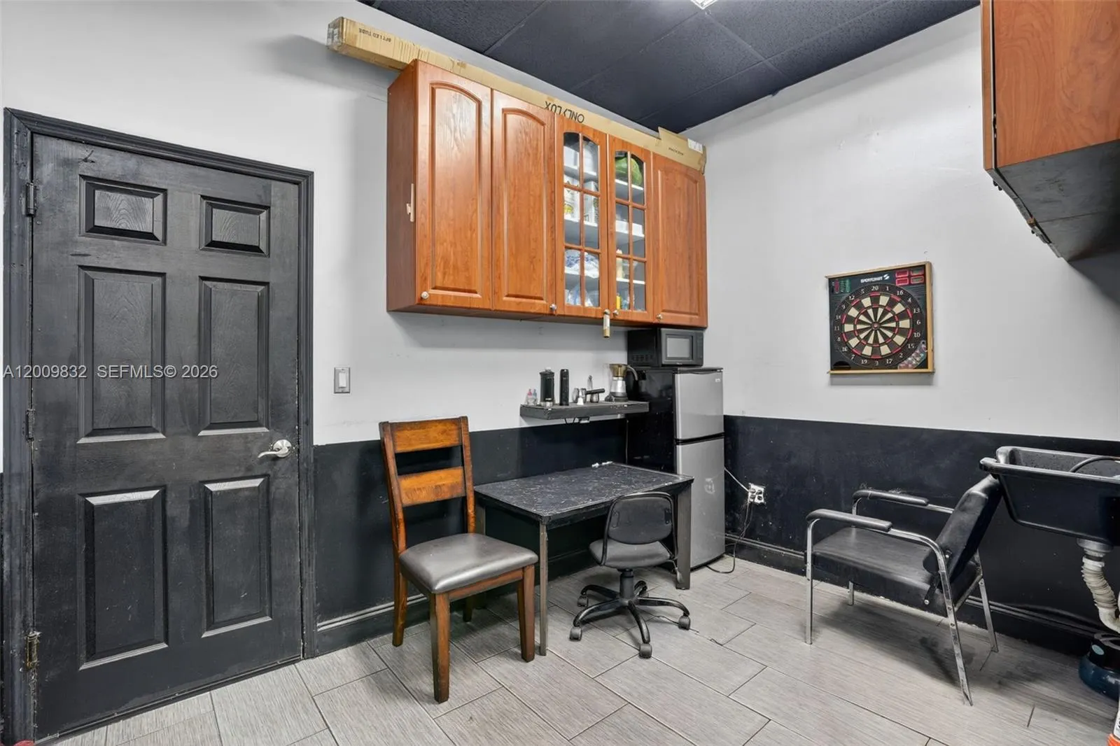Established Barbershop for Sale – Prime Kendall Location