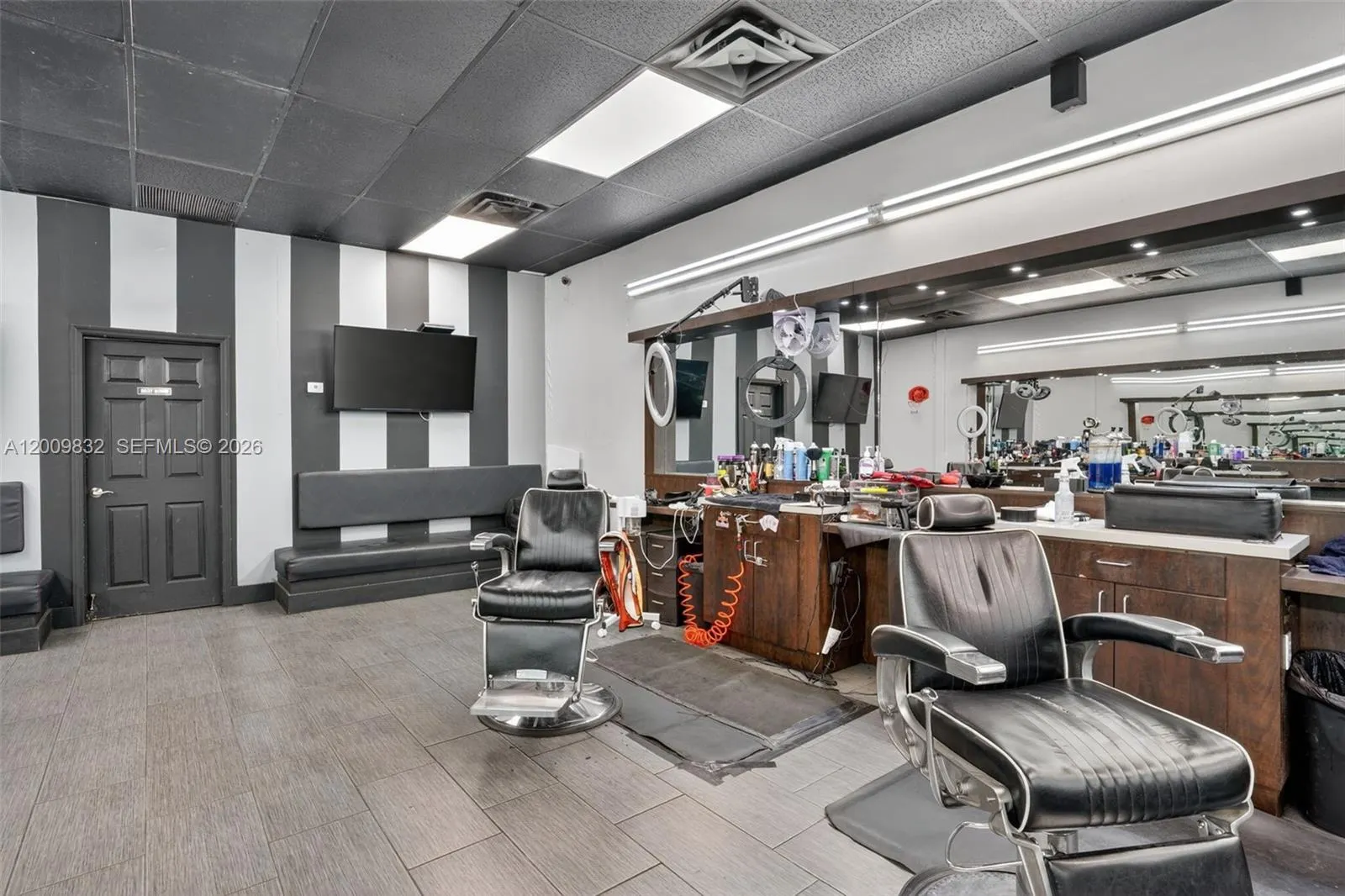 Established Barbershop for Sale – Prime Kendall Location
