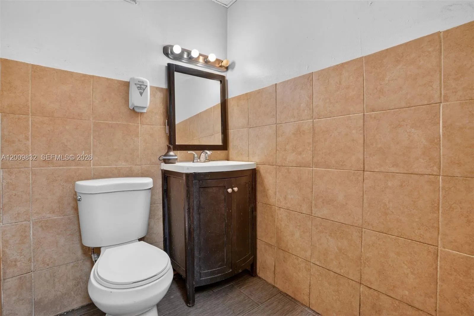 Established Barbershop for Sale – Prime Kendall Location